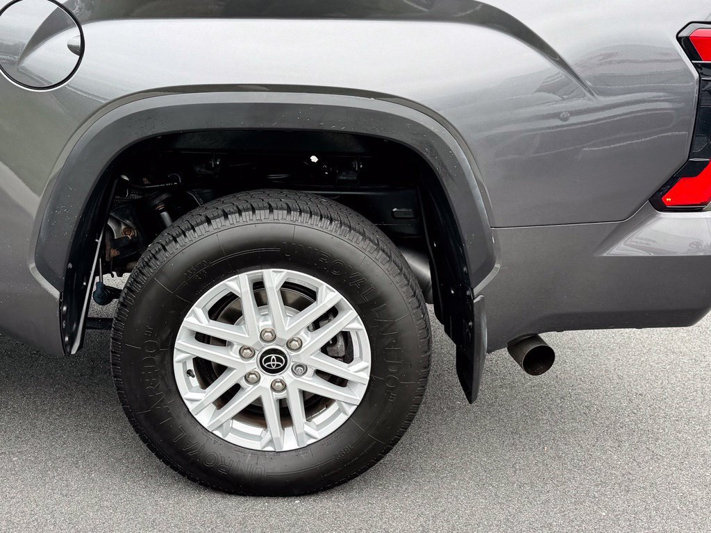 Used 2022 Toyota Tundra SR5 AWD/4WD image 30