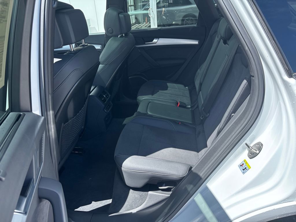 Used 2024 Audi Q5 e Prestige w/ Prestige Package AWD/4WD image 26