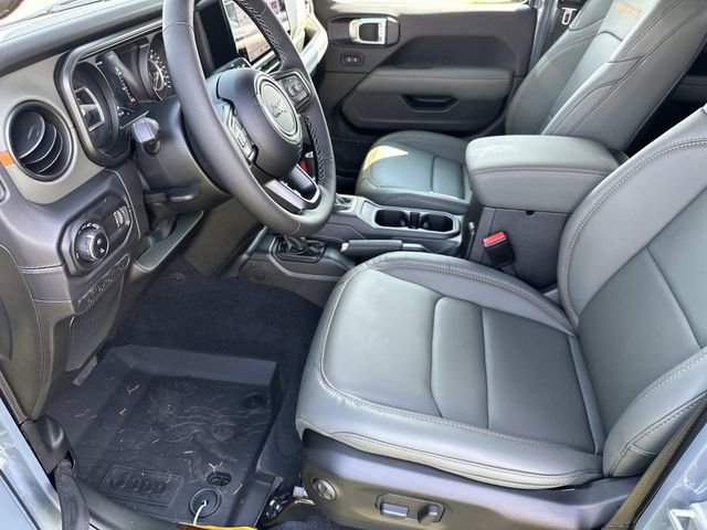 New 2025 Jeep Gladiator Mojave w/ Convenience Group image 18