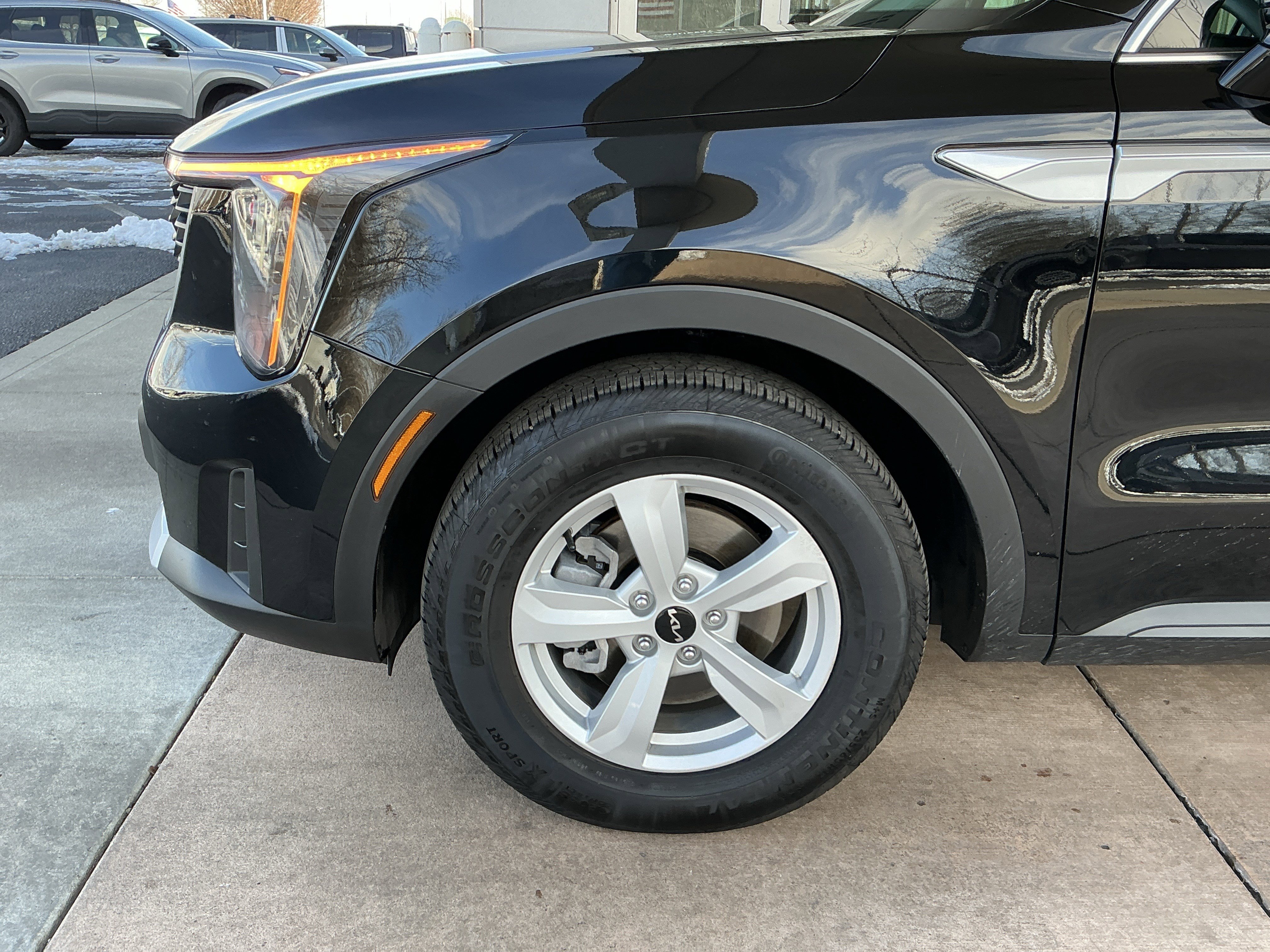 Used 2025 Kia Sorento LX image 25