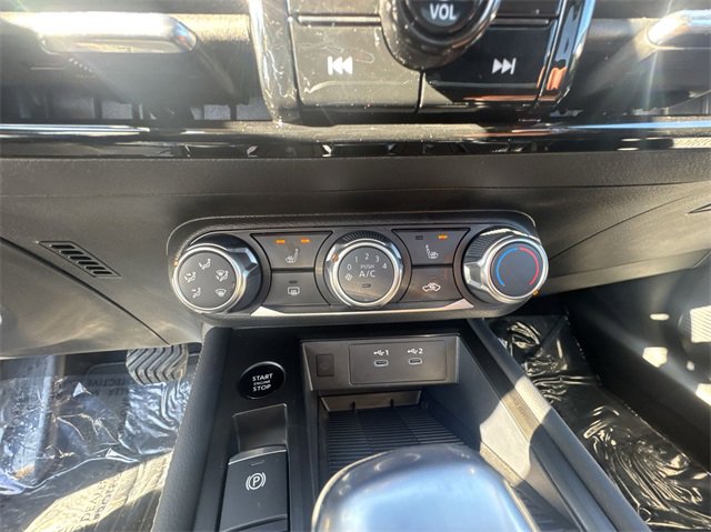 New 2025 Nissan Kicks SV w/ SV Premium Package image 18