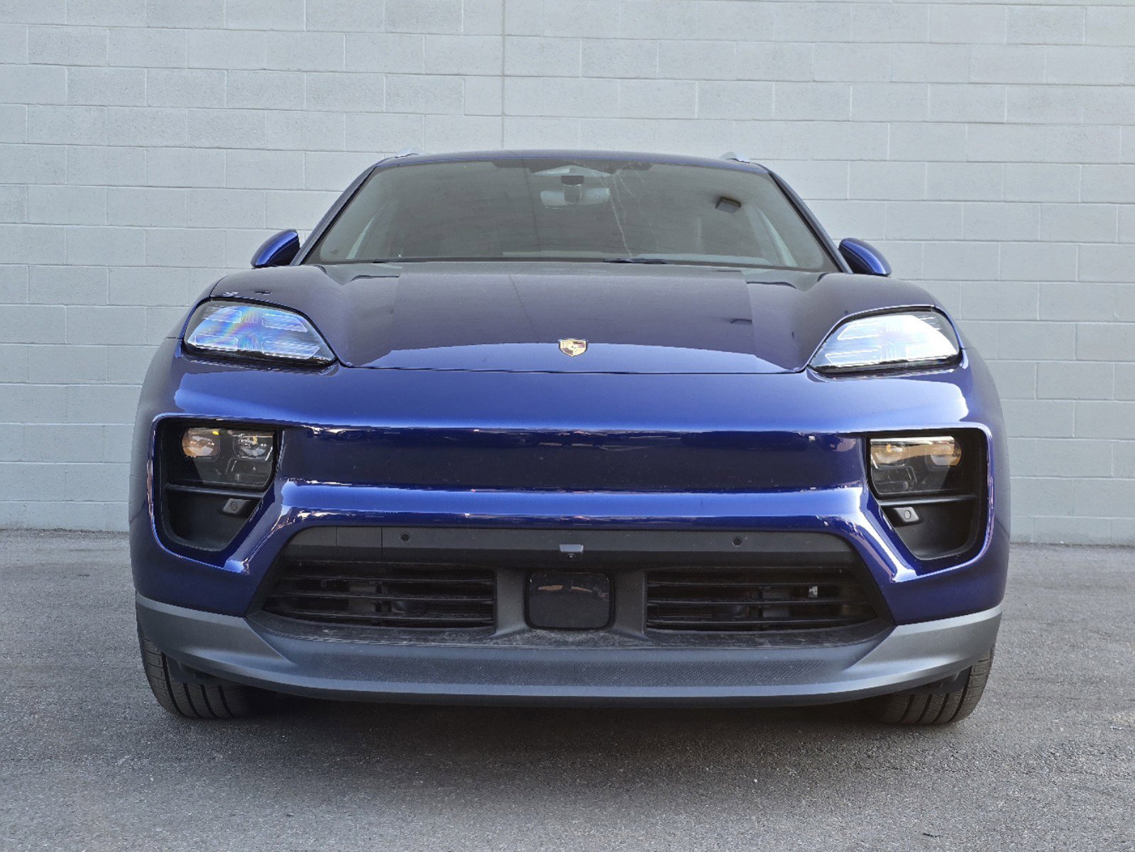 Used 2024 Porsche Macan 4 Electric image 6