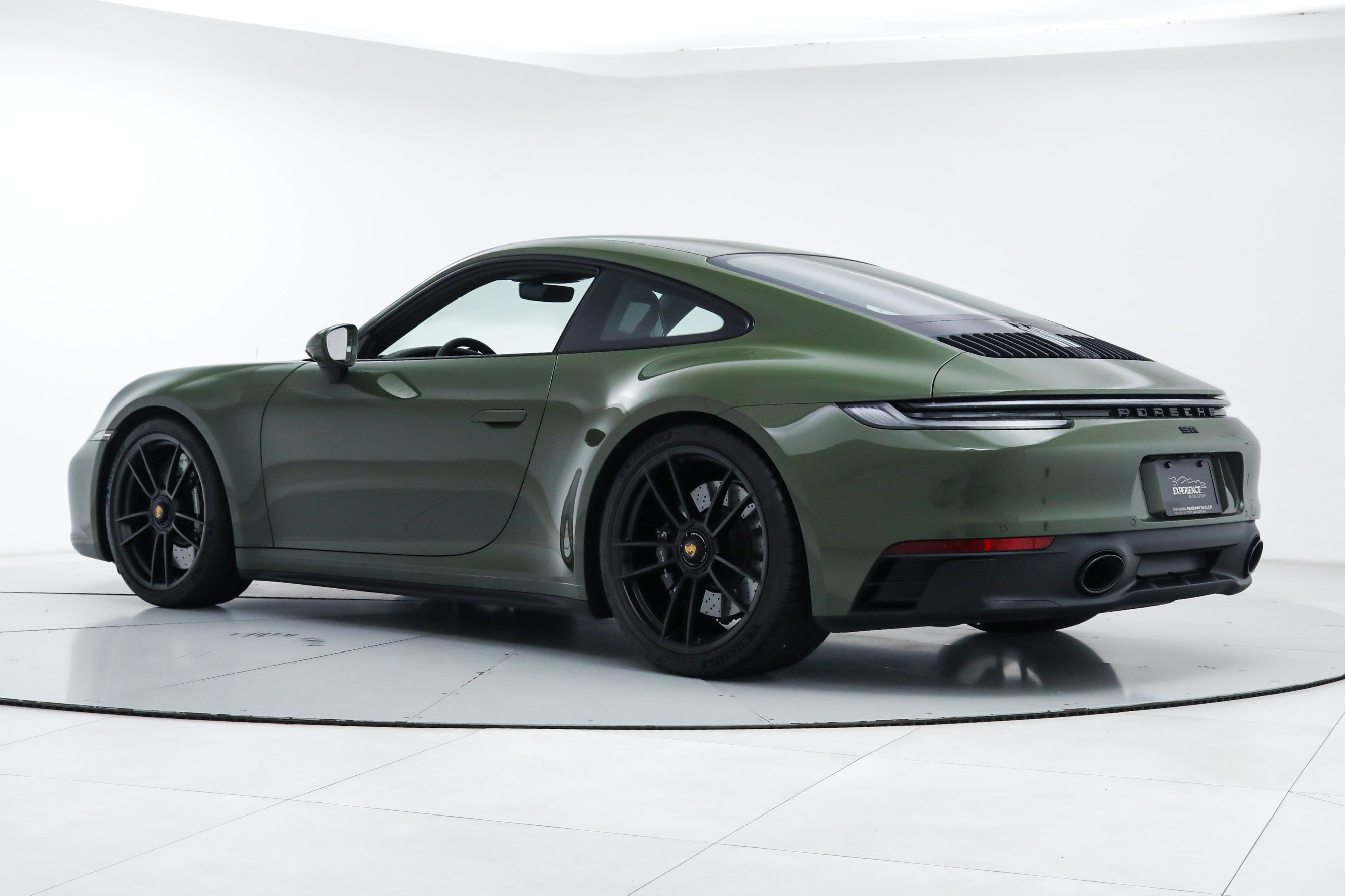 Used 2024 Porsche 911 GTS Coupe image 3
