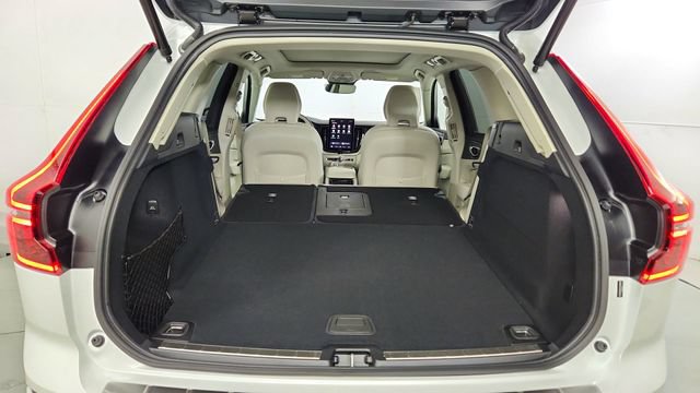 New 2027 Volvo XC60 B5 Ultra AWD/4WD image 44