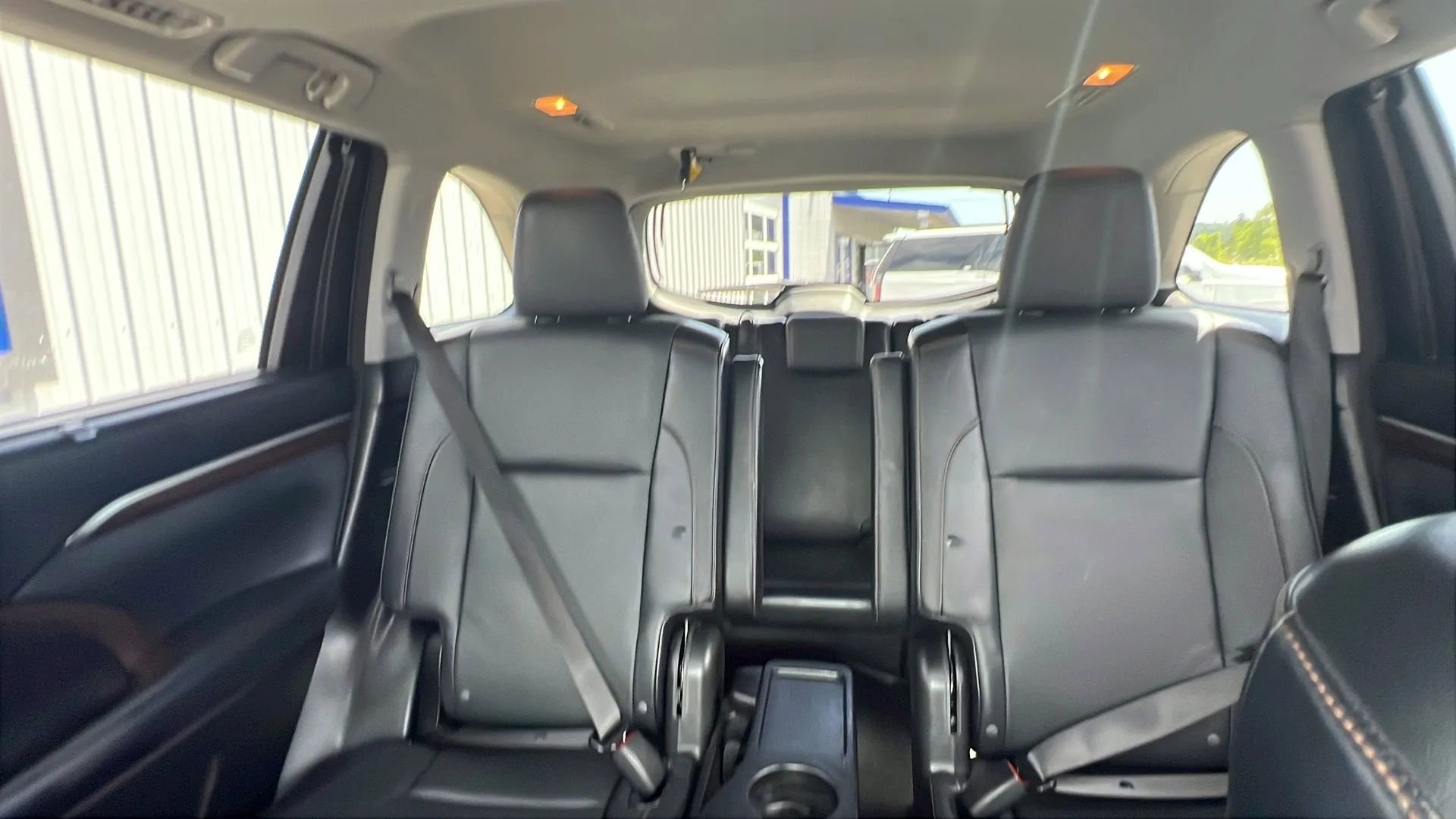 Used 2014 Toyota Highlander Limited w/ Driver Technology Package AWD/4WD image 19