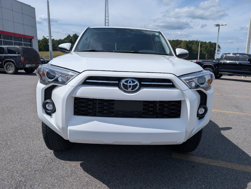 Used 2024 Toyota 4Runner SR5 AWD/4WD image 8