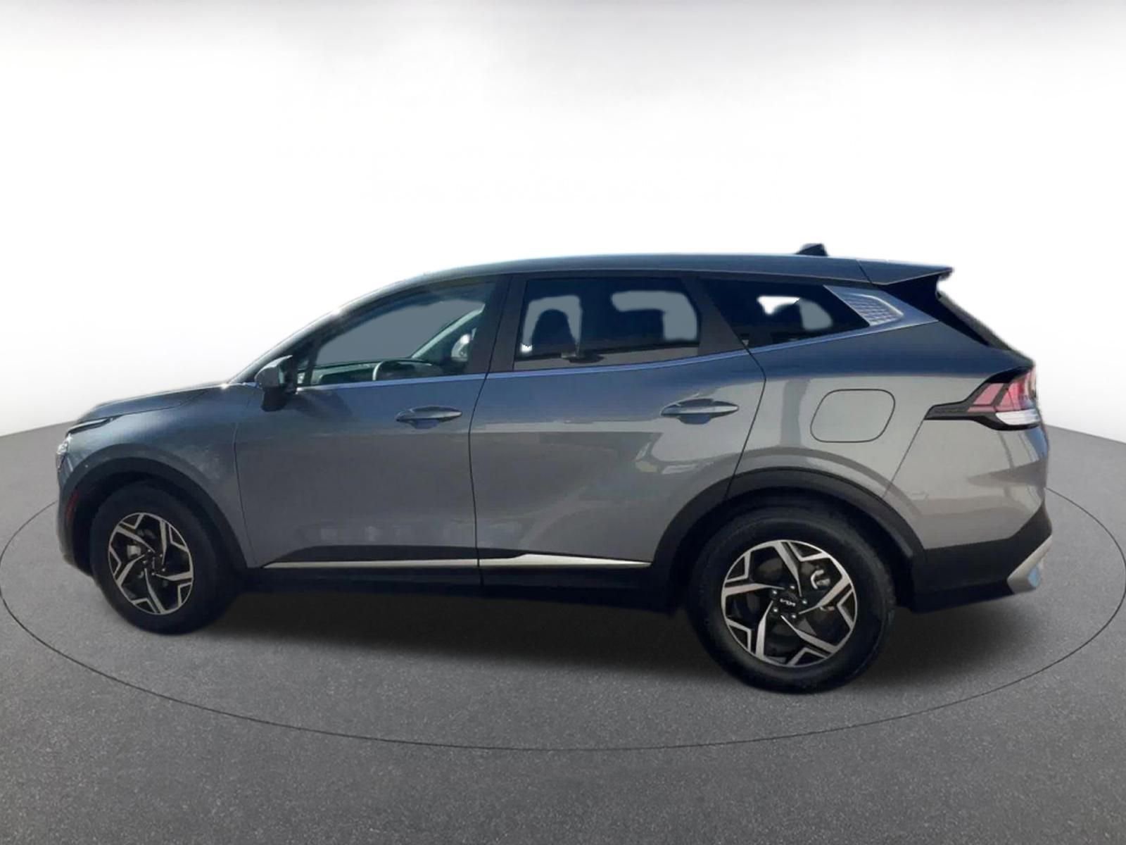 Used 2025 Kia Sportage LX FWD image 10