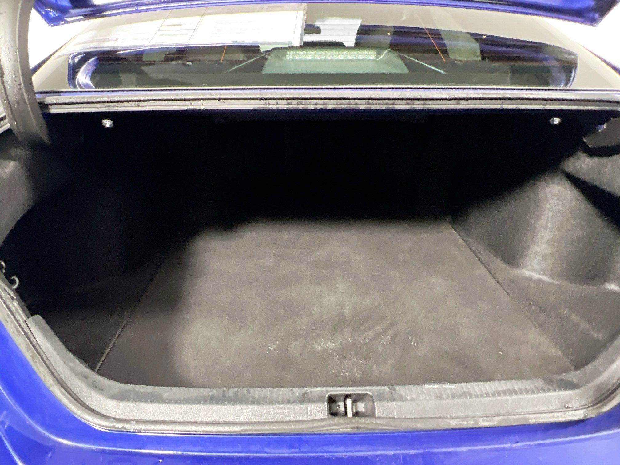 Used 2018 Toyota Camry LE image 33