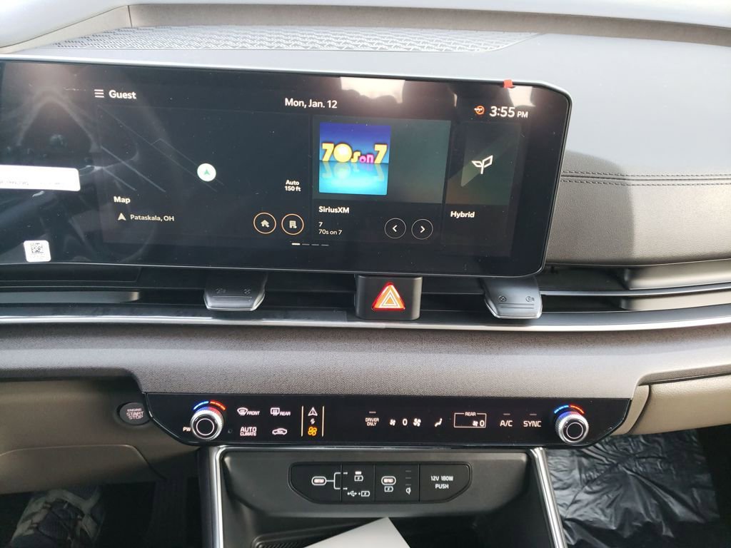 New 2026 Kia Carnival EX FWD image 21