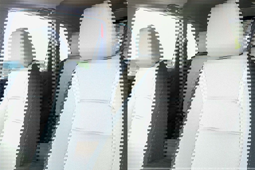 Used 2025 Honda CR-V EX image 11