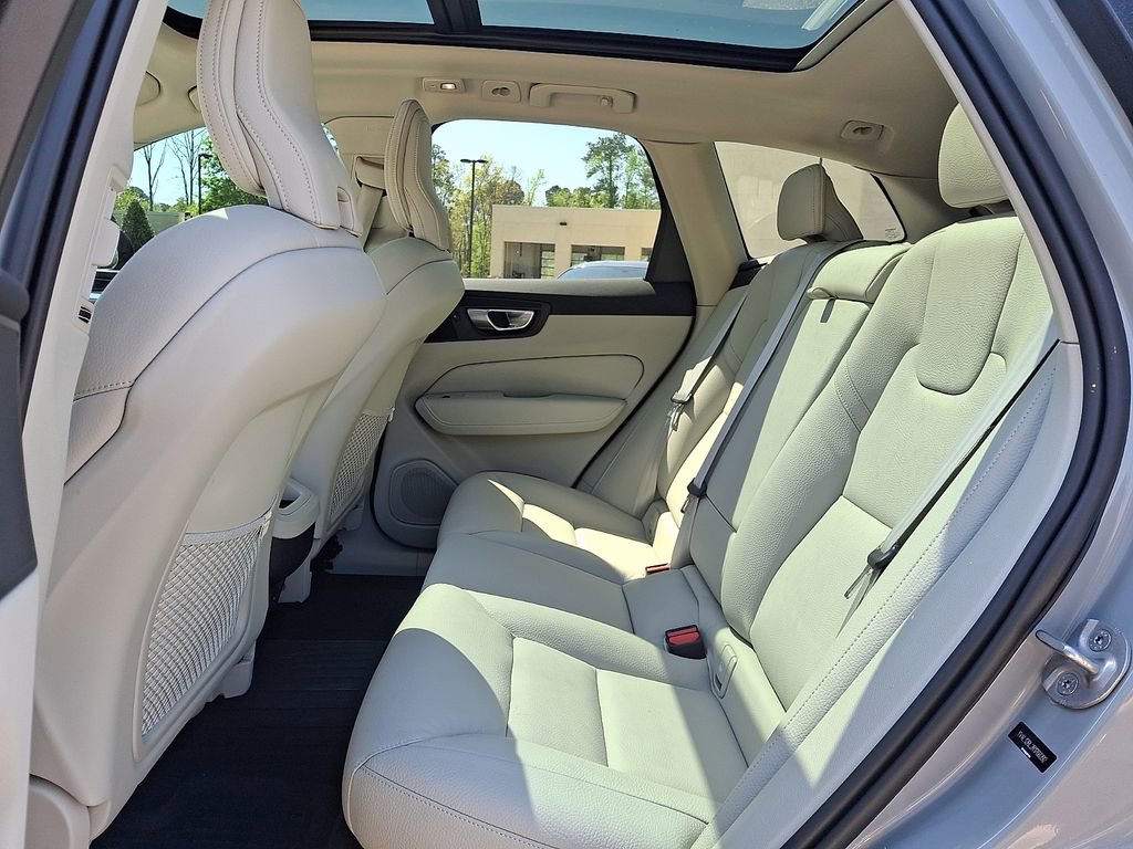 Used 2024 Volvo XC60 B5 Plus w/ Protection Package Premier image 10