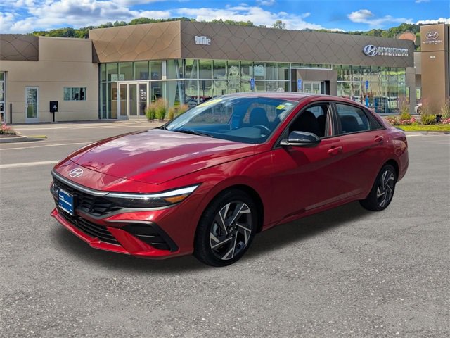 Certified 2025 Hyundai Elantra SEL image 7