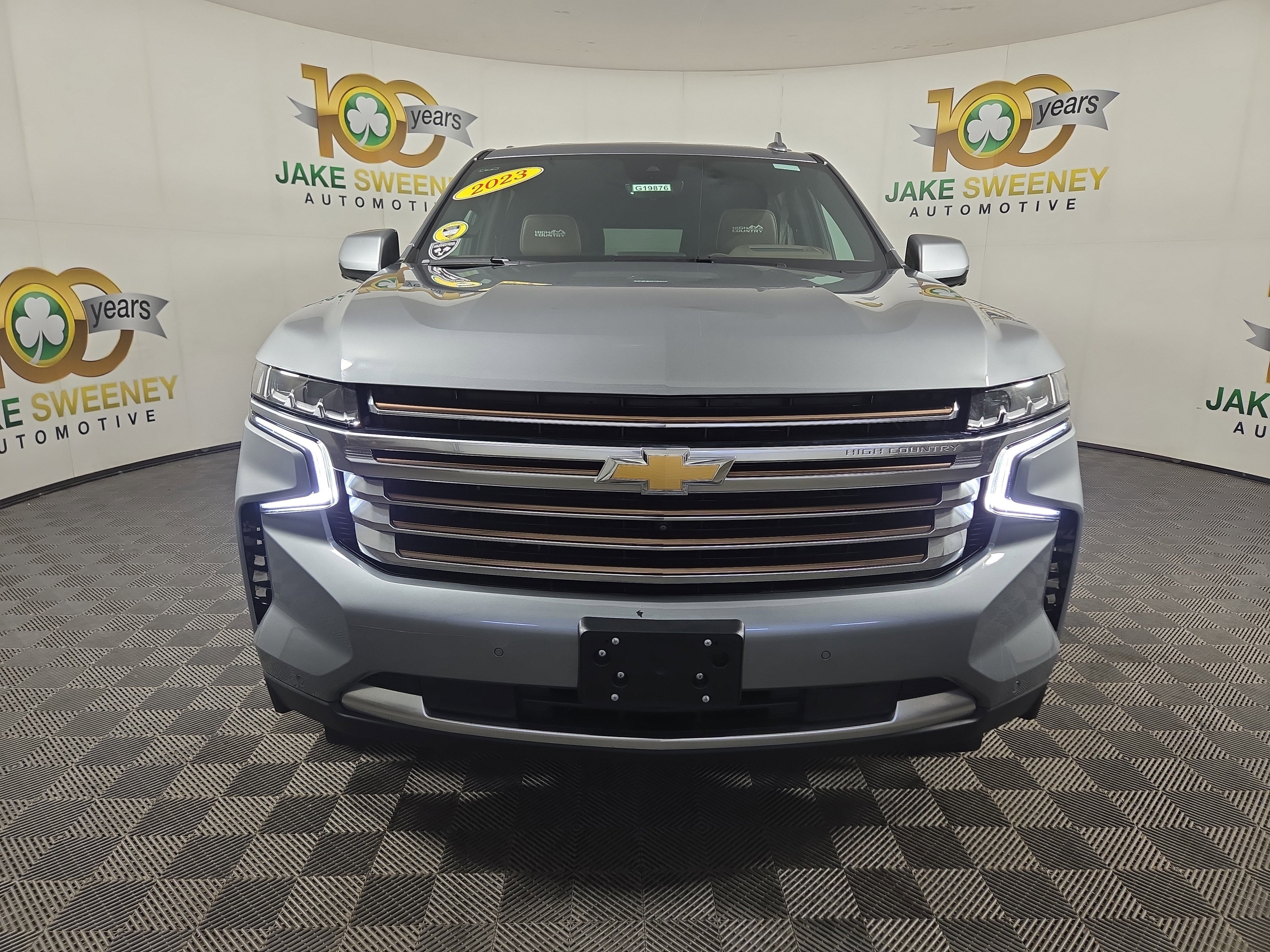 Certified 2023 Chevrolet Suburban High Country image 2
