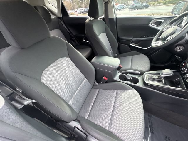 Used 2022 Kia Soul LX image 18