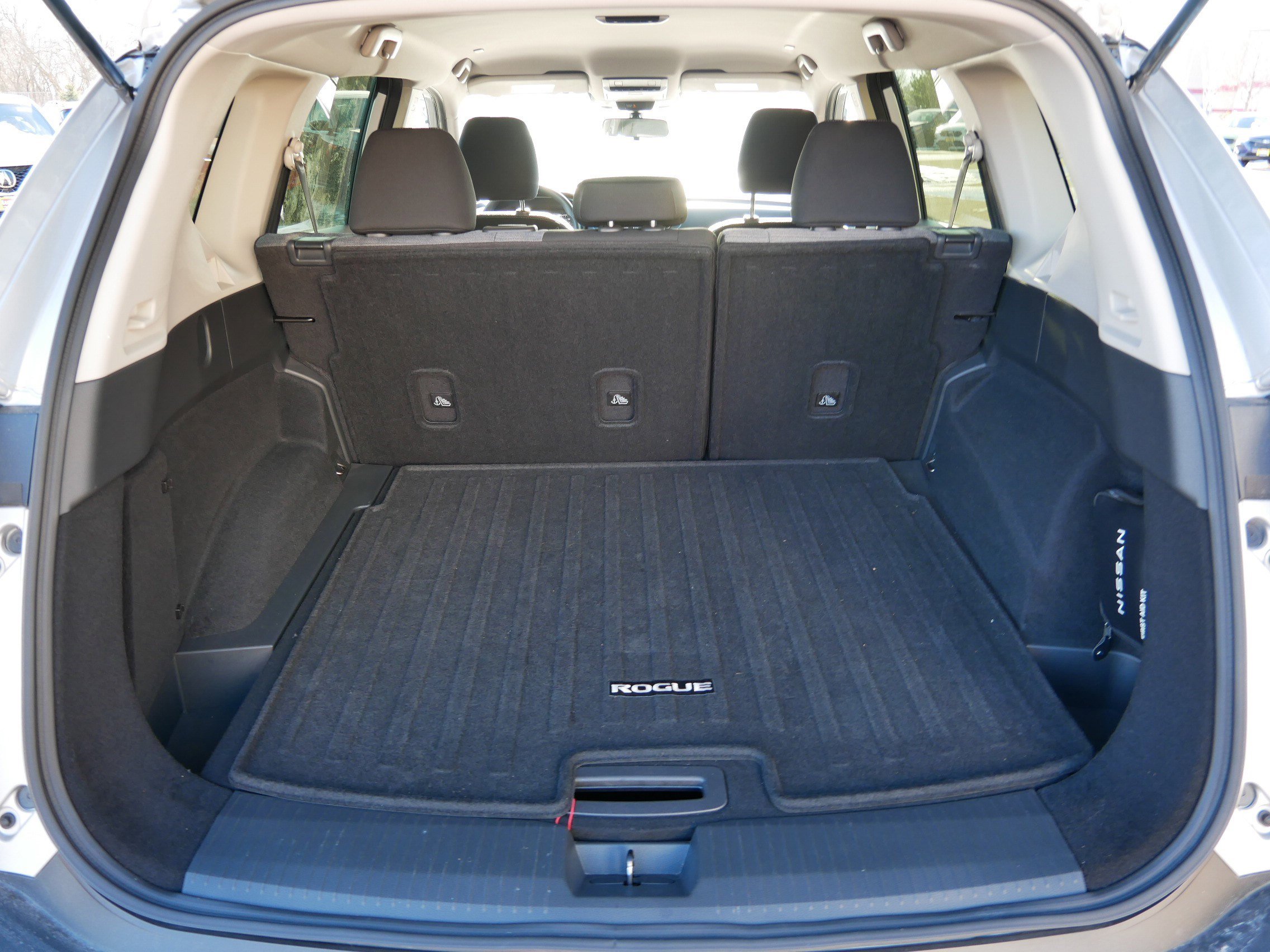 Used 2023 Nissan Rogue SV image 18