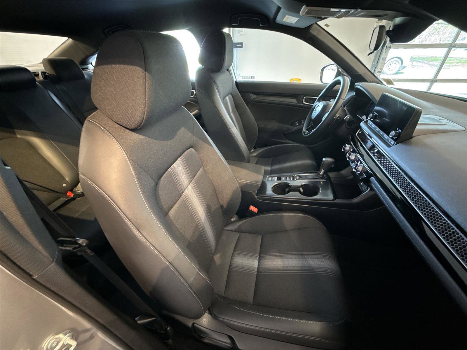 Used 2023 Honda Civic Sport image 25