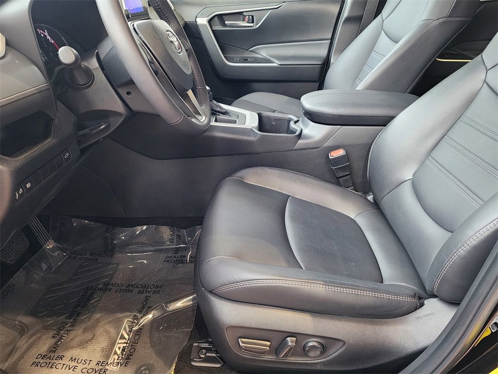 Used 2023 Toyota RAV4 XLE Premium image 24