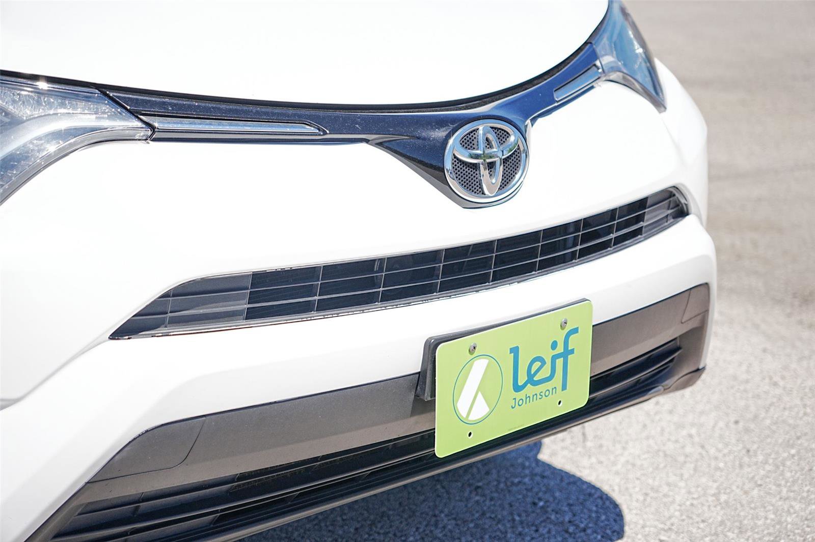 Used 2016 Toyota RAV4 LE image 3