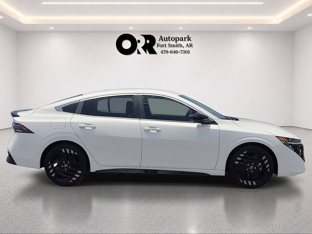 Used 2026 Nissan Sentra SR w/ Floor Mat Package FWD image 6