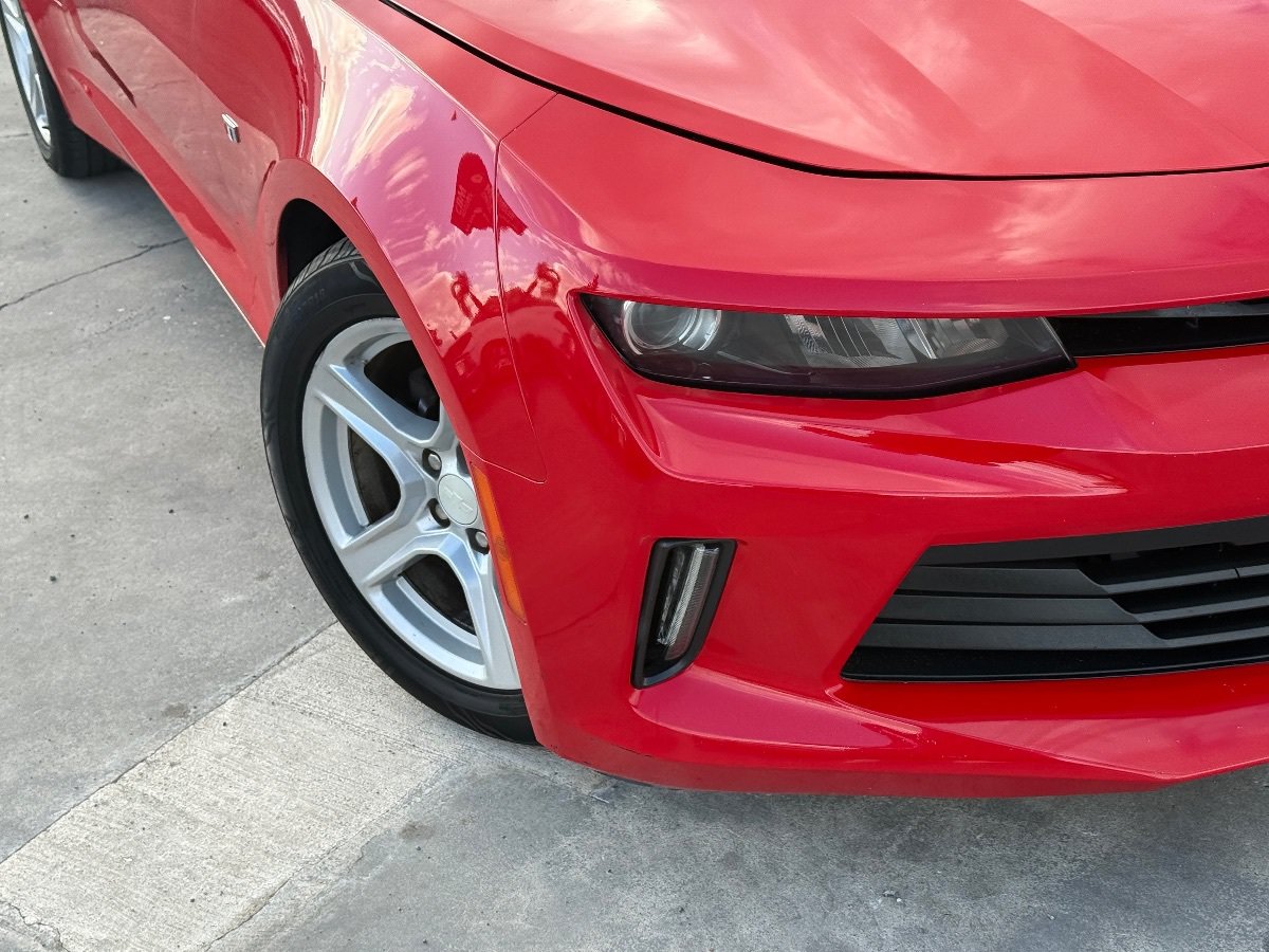 Used 2018 Chevrolet Camaro LT RWD image 3