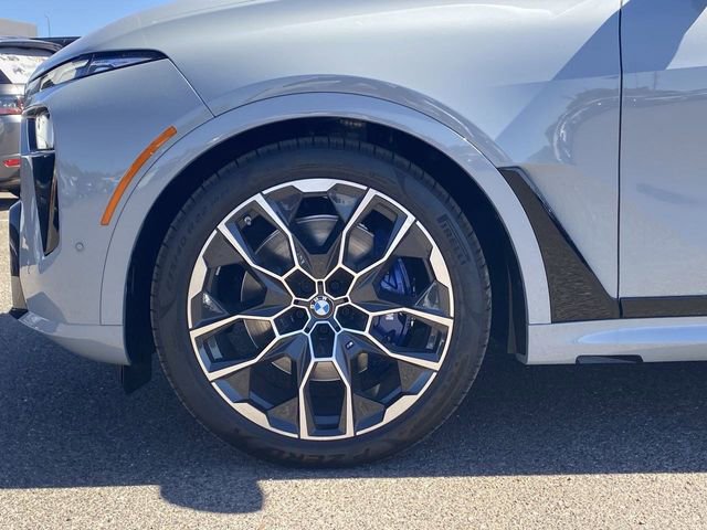 Used 2025 BMW X7 M60i image 9