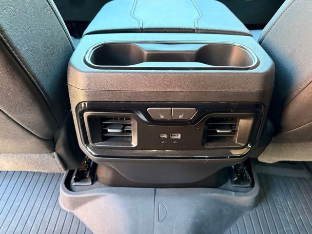 Used 2024 GMC Sierra 1500 AT4 w/ Technology Package AWD/4WD image 17