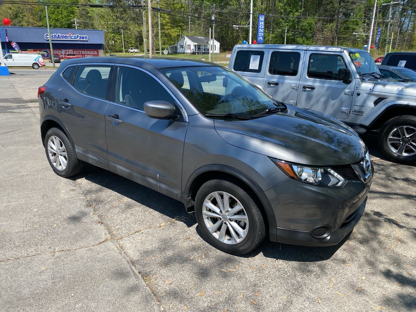 Used 2018 Nissan Rogue Sport S w/ S Appearance Package image 2