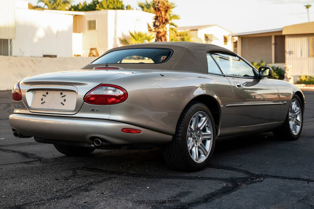 Used 2000 Jaguar XK8 Convertible RWD image 18