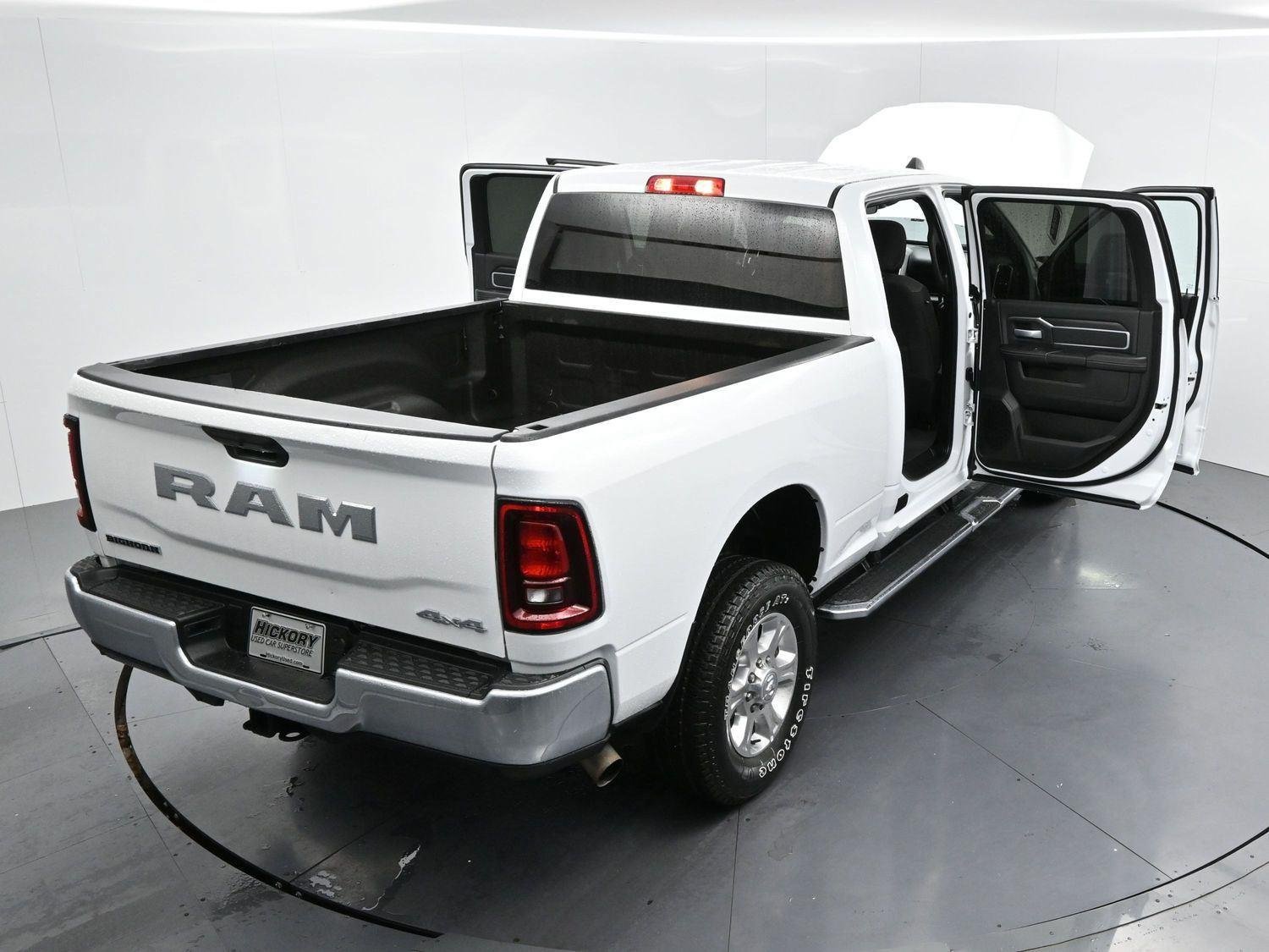 Used 2025 RAM 2500 Big Horn AWD/4WD image 40