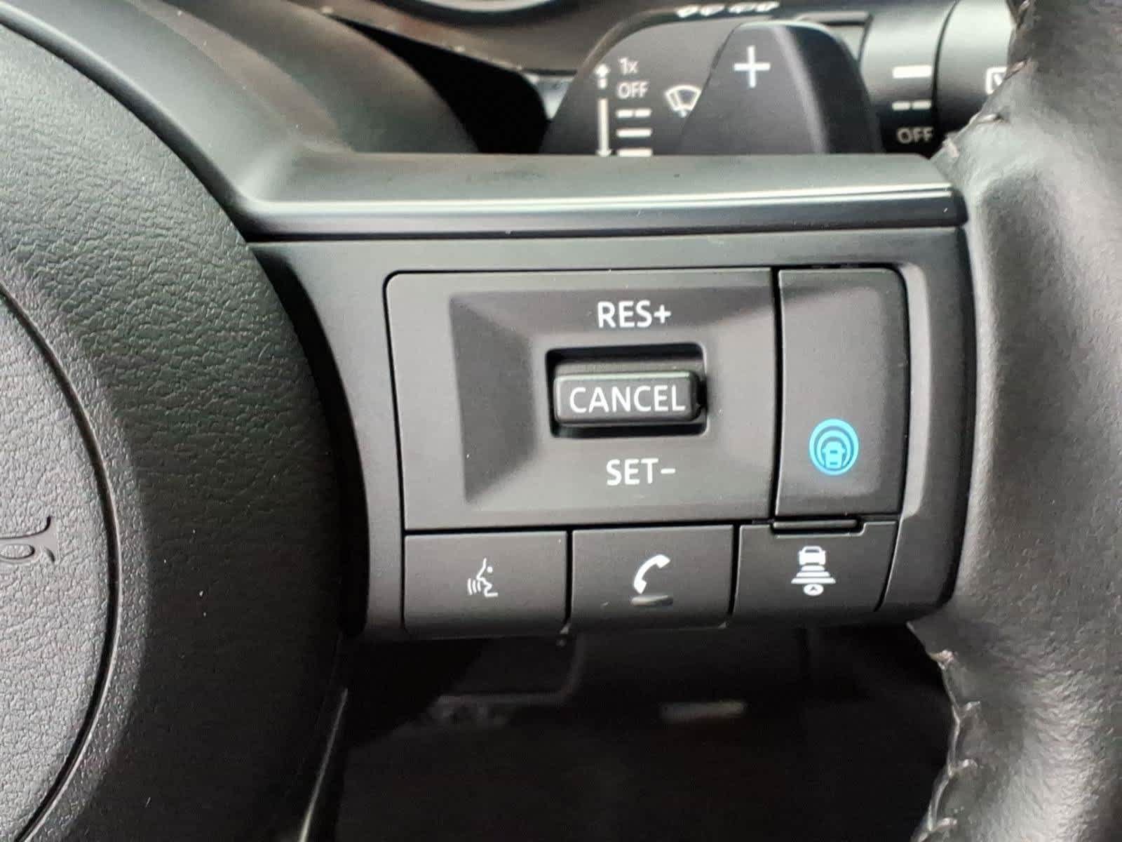 Used 2024 Nissan Pathfinder SV w/ SV Premium Package FWD image 19