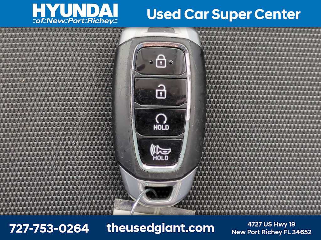 Certified 2024 Hyundai Venue Limited FWD image 30