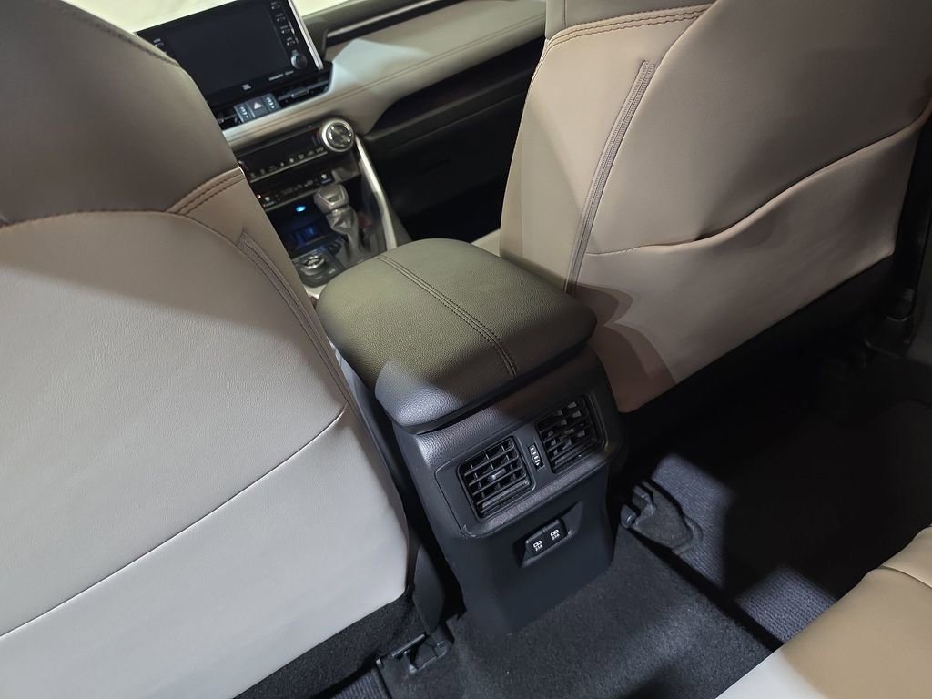 Used 2021 Toyota RAV4 Limited image 23