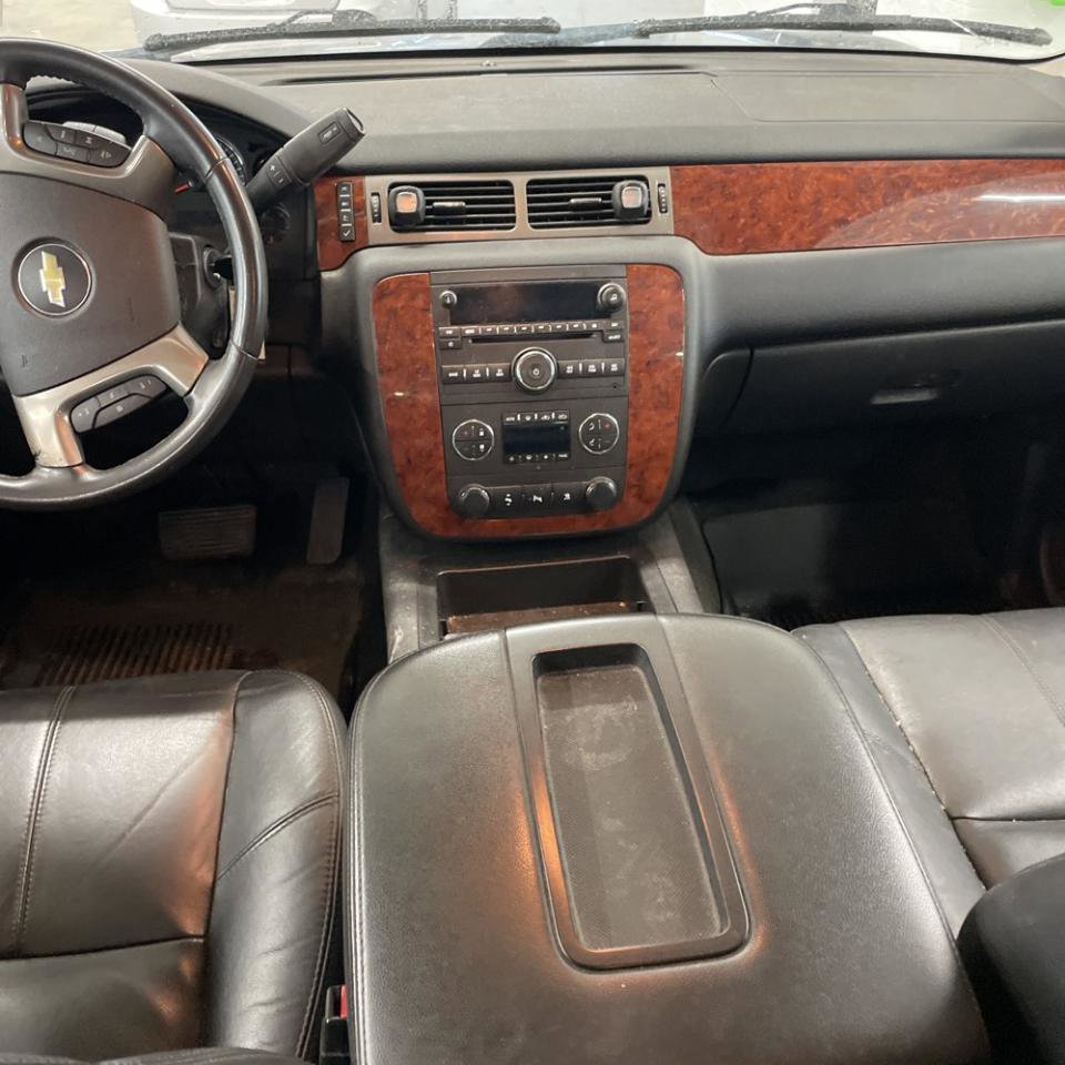 Used 2011 Chevrolet Avalanche LT AWD/4WD image 16