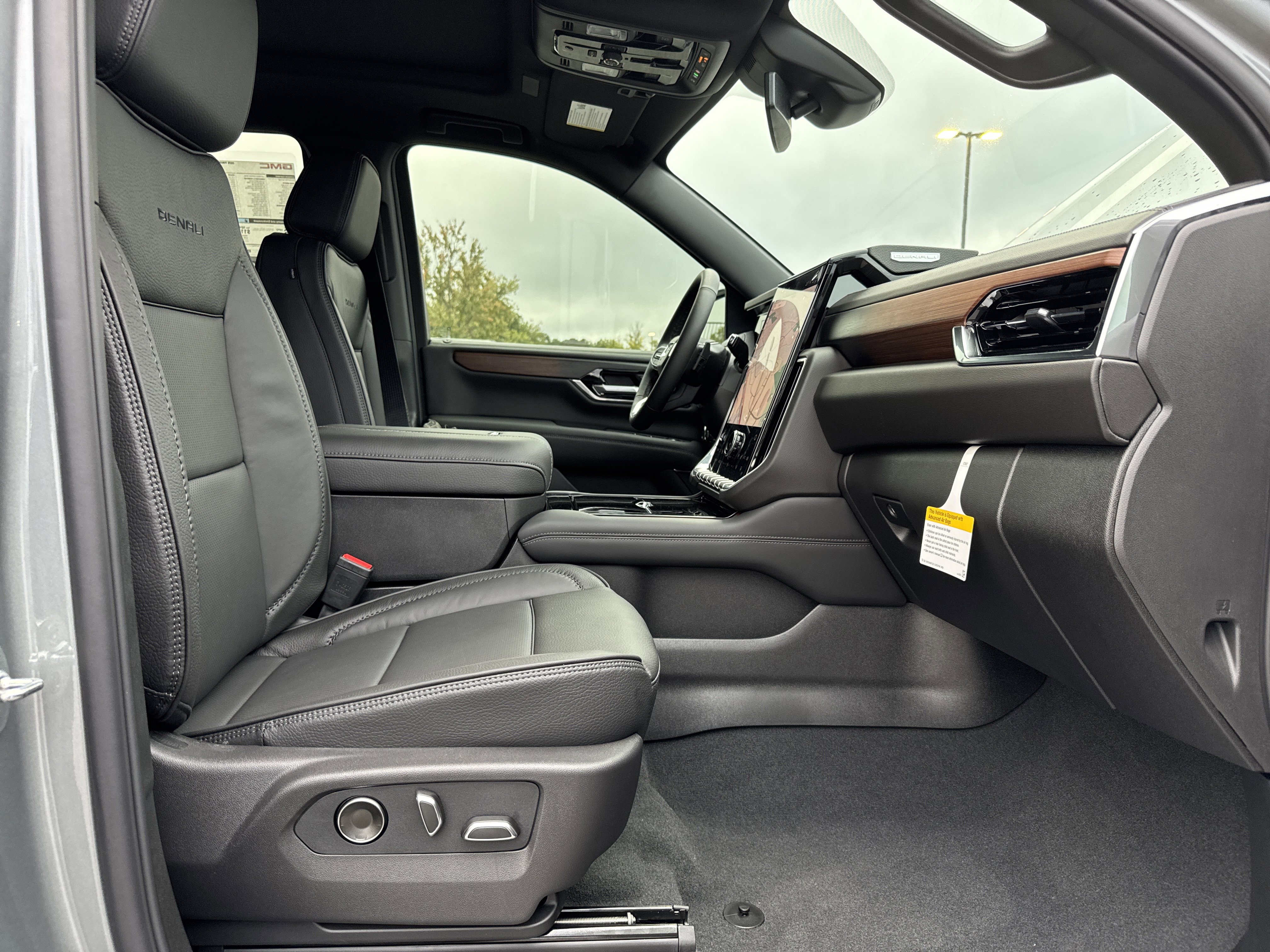 New 2026 GMC Yukon Denali w/ Sun & Power Step Package image 32