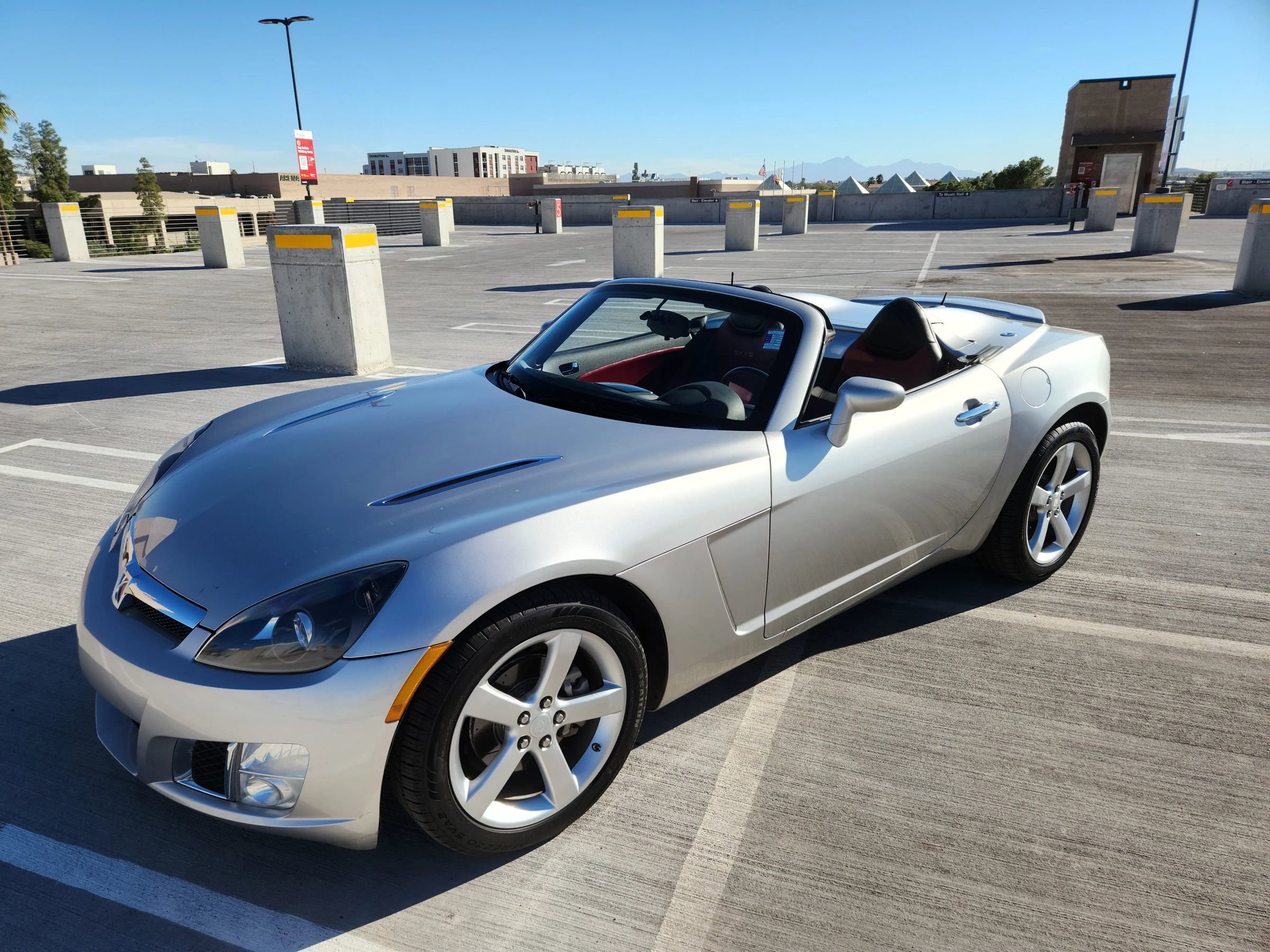 Used 2008 Saturn Sky Red Line RWD image 16