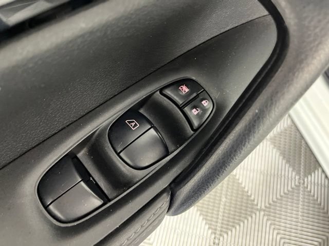 Used 2021 Nissan Rogue Sport SV FWD image 34