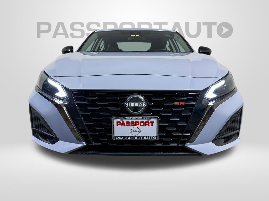 Certified 2024 Nissan Altima 2.5 SR image 3