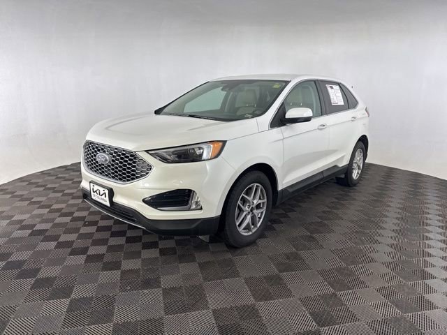 Used 2023 Ford Edge SEL w/ Convenience Package image 5