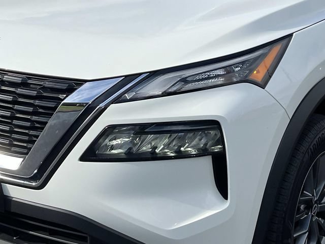 Used 2023 Nissan Rogue S AWD/4WD image 10