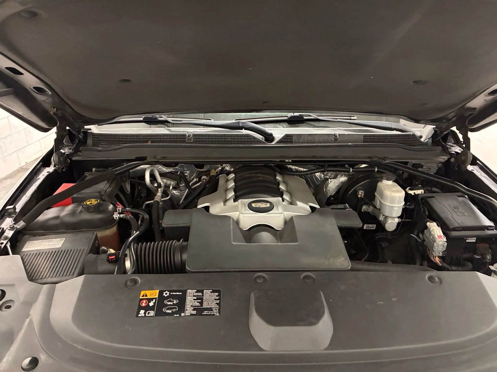 Used 2015 Cadillac Escalade ESV Luxury AWD/4WD image 30