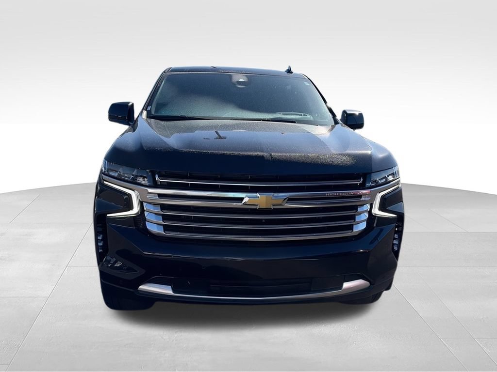Used 2024 Chevrolet Suburban High Country AWD/4WD image 3