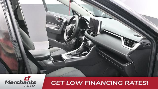 Used 2024 Toyota RAV4 LE AWD/4WD image 14