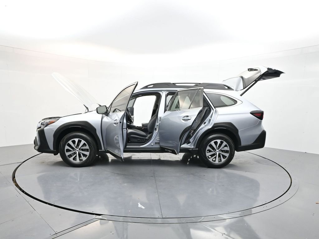 Used 2024 Subaru Outback Premium image 40