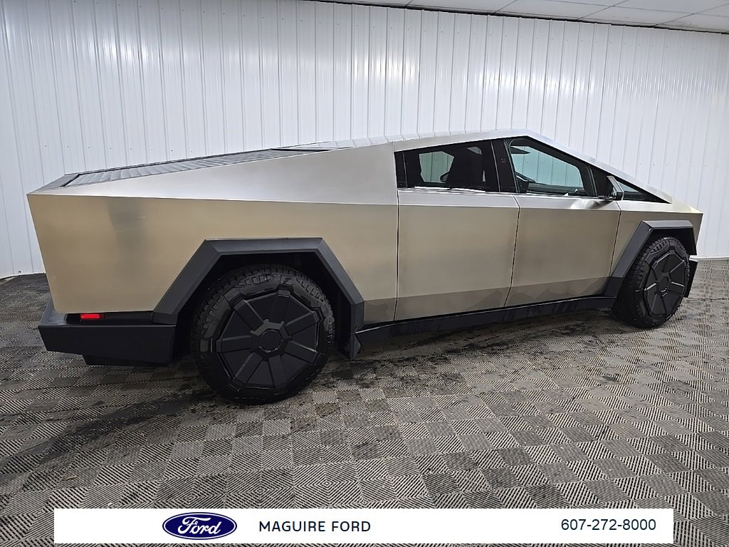 Used 2024 Tesla Cybertruck AWD Crew Cab image 3