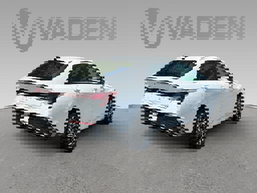 New 2025 Hyundai Elantra Sport image 18