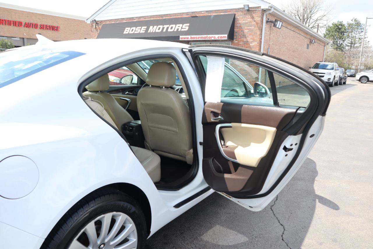 Used 2012 Buick Regal Leather FWD image 13