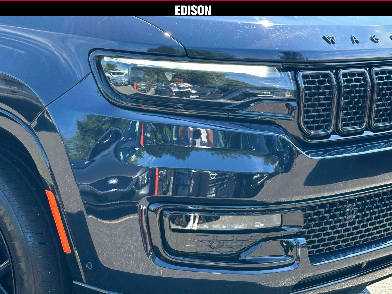 Used 2025 Jeep Wagoneer Series II AWD/4WD image 7