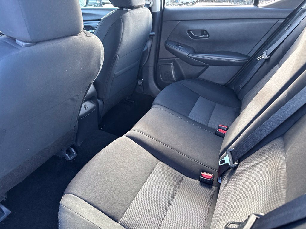 Used 2024 Nissan Sentra SV FWD image 13