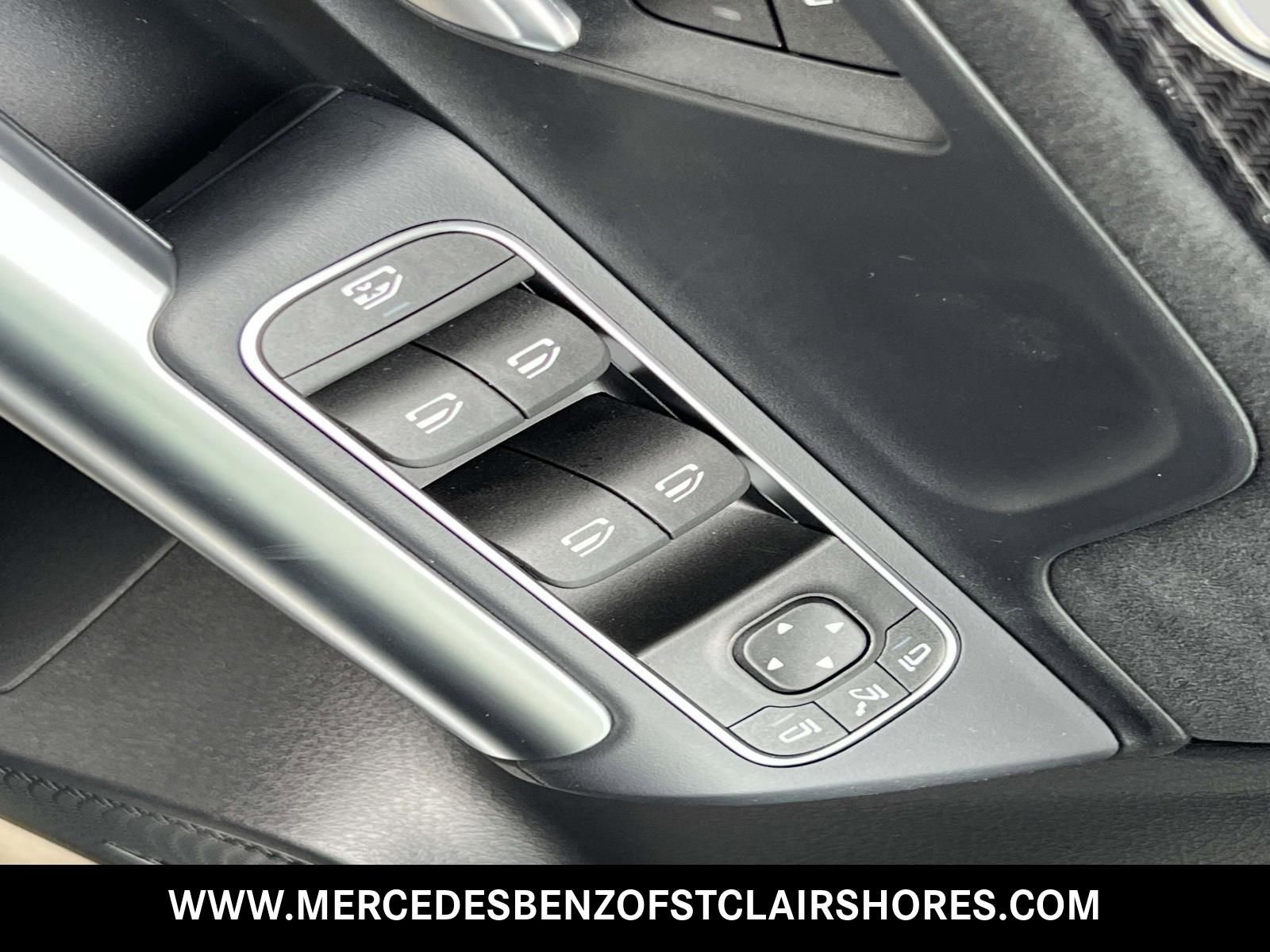 New 2026 Mercedes-Benz GLA 35 AMG 4MATIC image 16