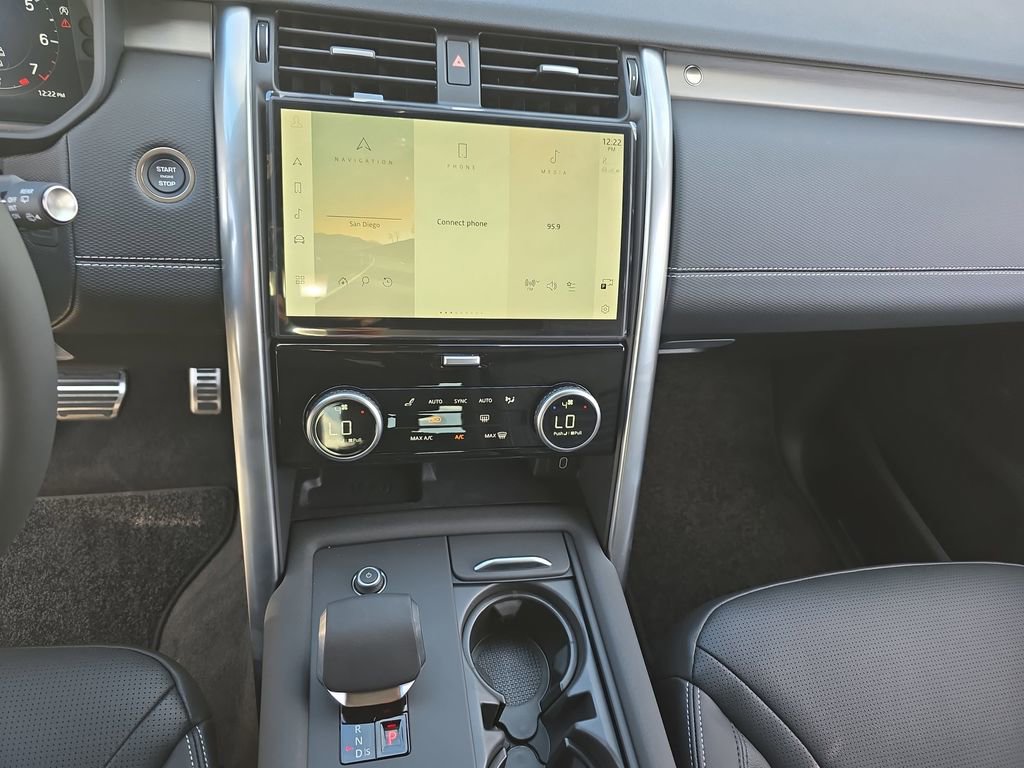 New 2026 Land Rover Discovery Limited Edition AWD/4WD image 22